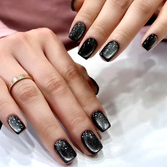 How Long Do Press-On Nails Really Last? Tabs vs Glue Compared