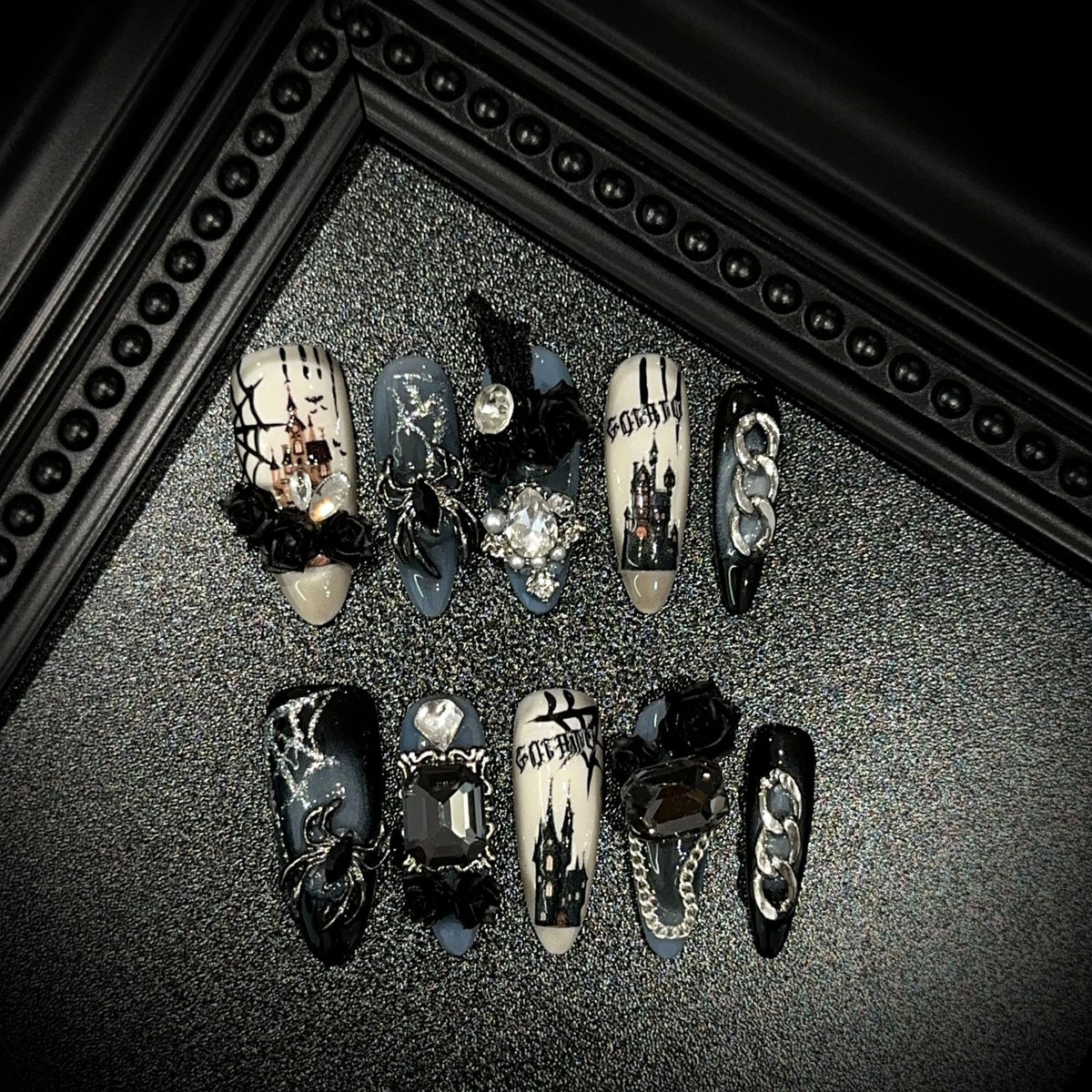 Dark Manor Long Oval Halloween — packaging with nail file, jelly tabs and glue