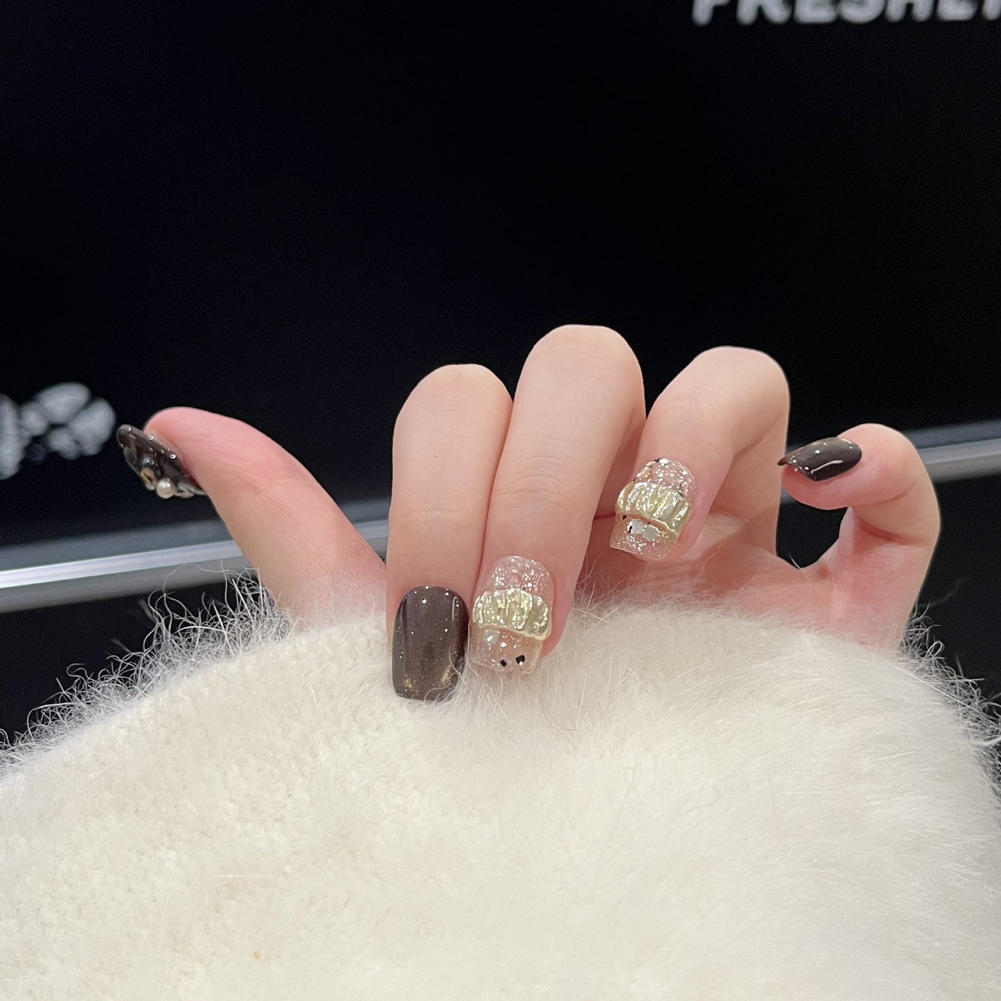 Gold Cat Eye Floral