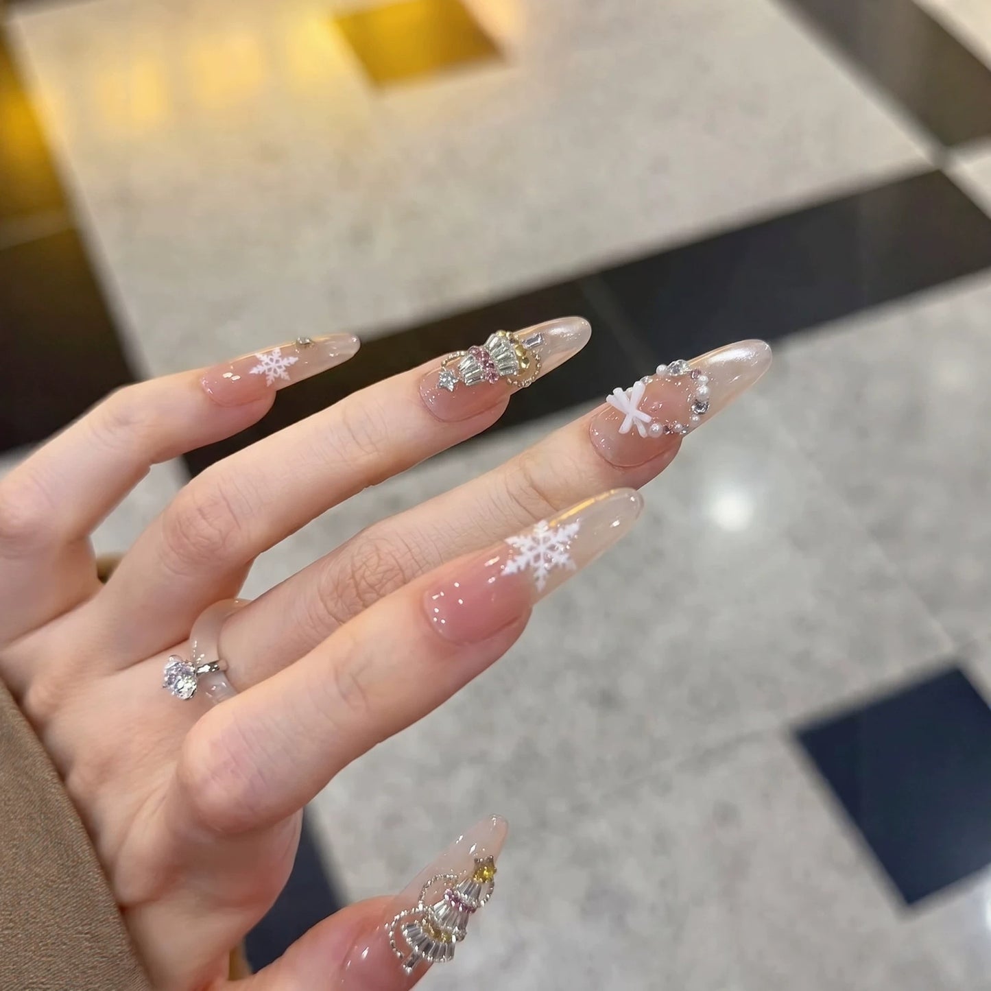 Nude Cat Eye Floral Christmas Snowflake