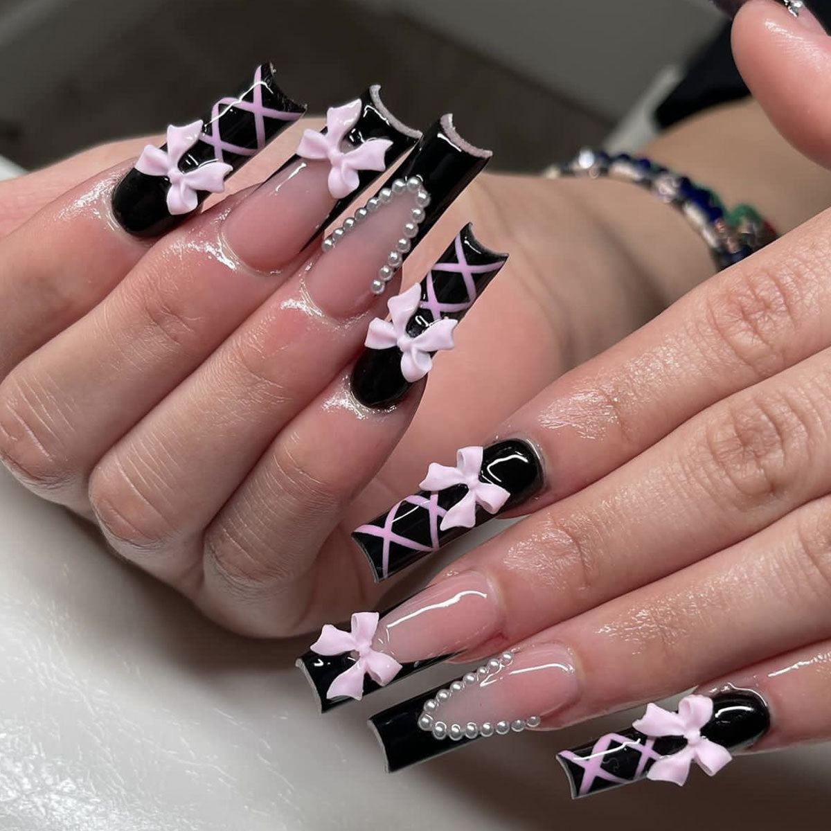 Black French Bow Pearl