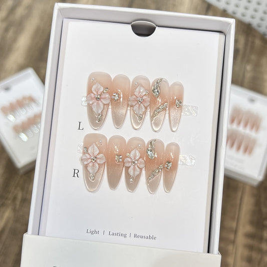 Cat Eye Floral Crystal 3D