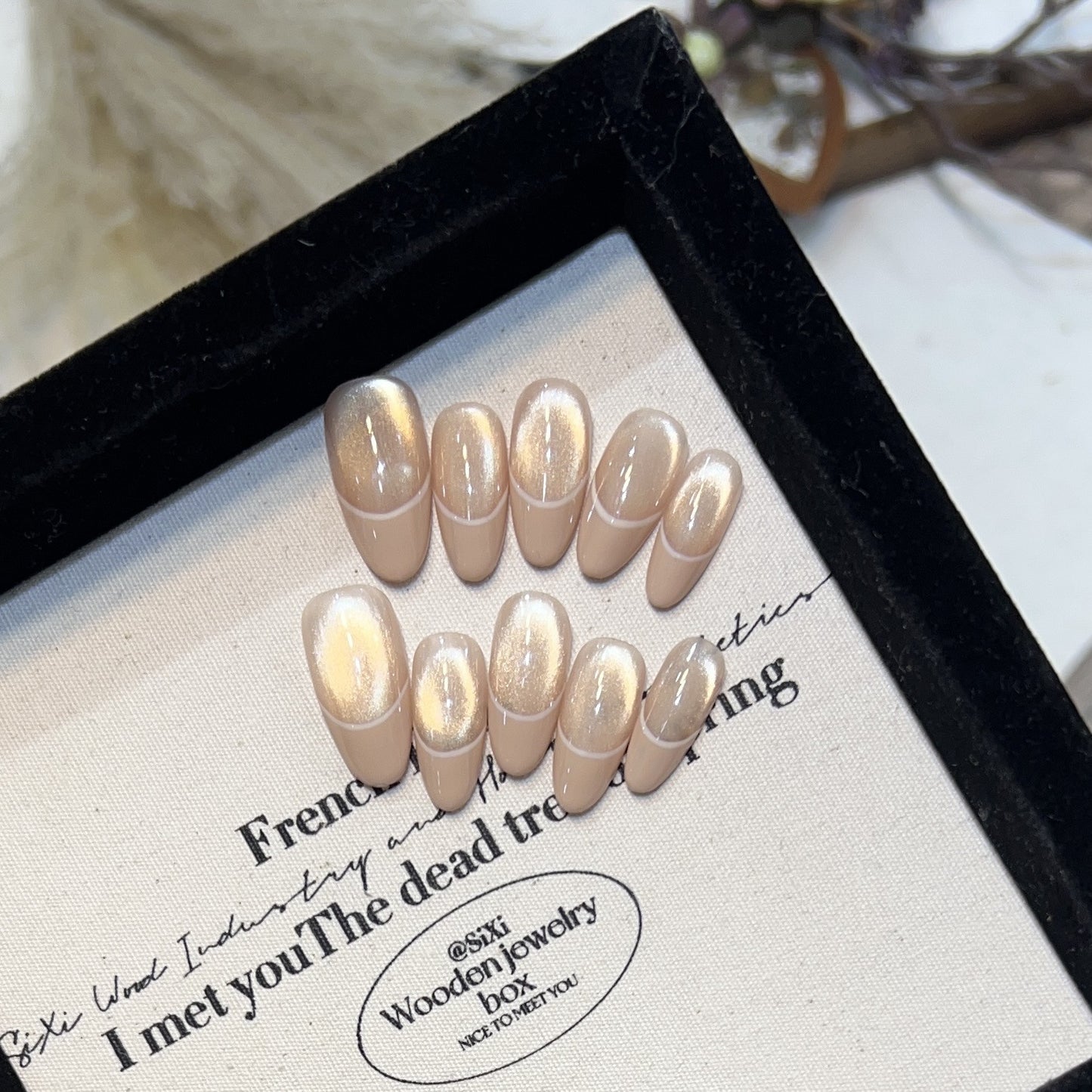 White Cat Eye French
